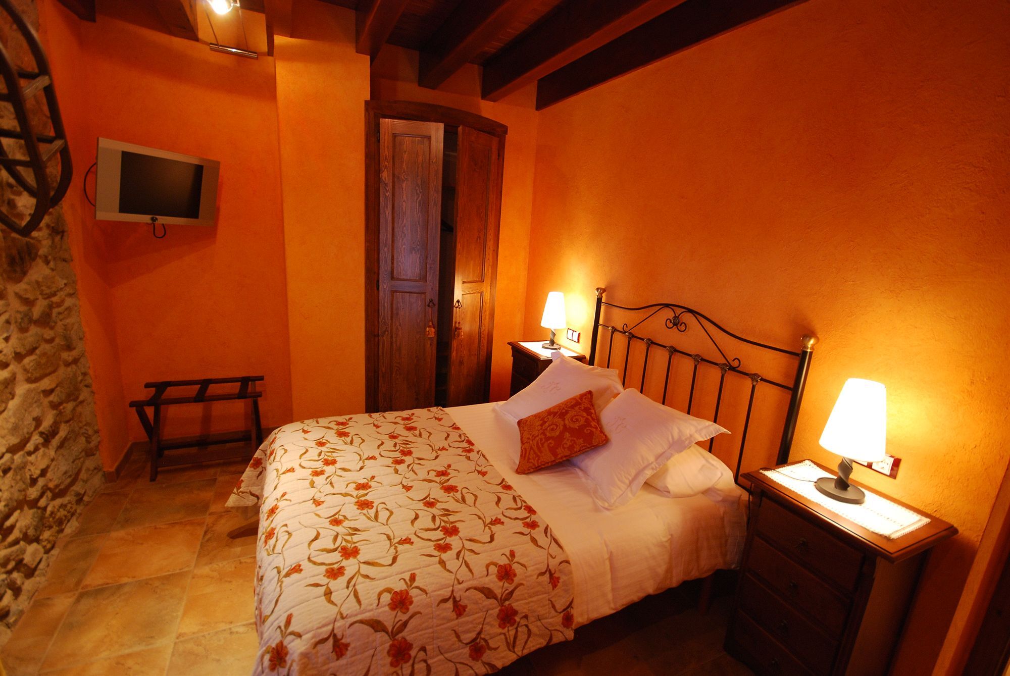 La Casassa De Ribes Apartahotel
