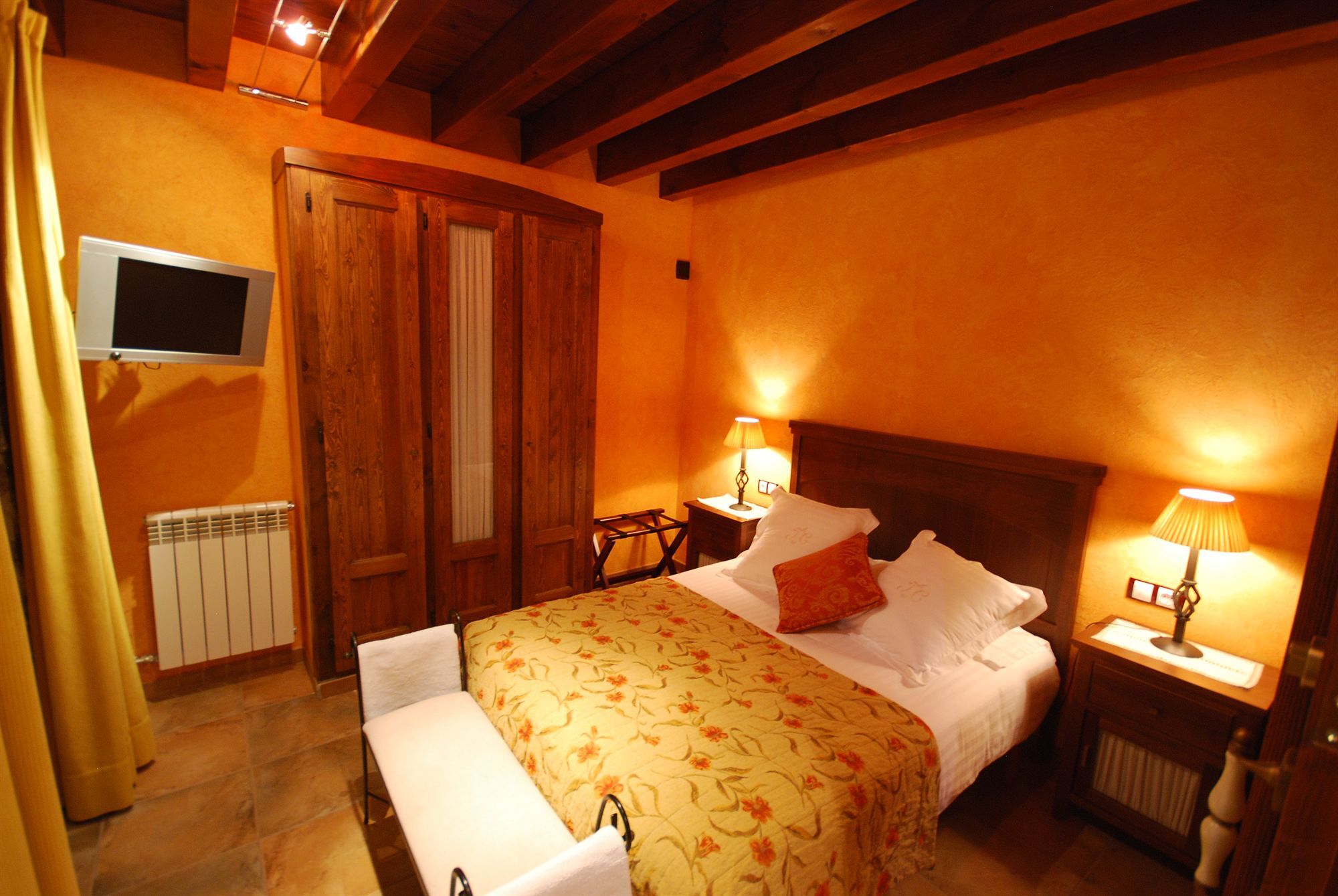 La Casassa De Ribes Aparthotel 3*